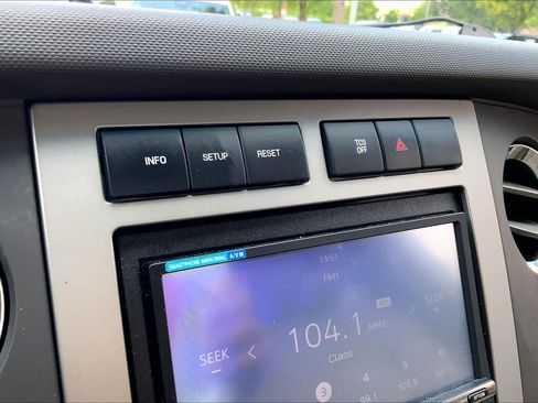 Used 2014 Ford Expedition XLT RWD image 32