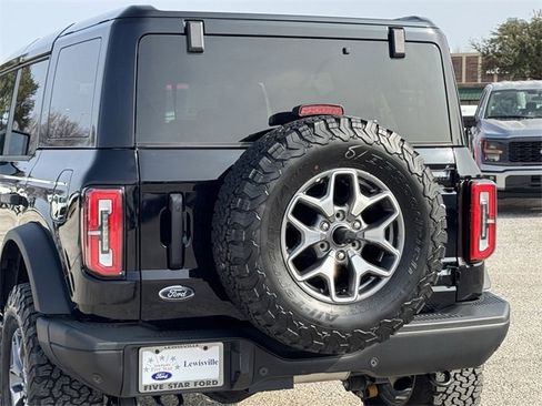 Used 2025 Ford Bronco Badlands image 7