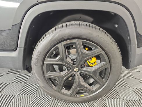 Used 2022 Rivian R1T Adventure image 11