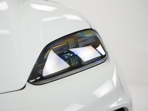 New 2025 Porsche Macan 4S Electric image 7