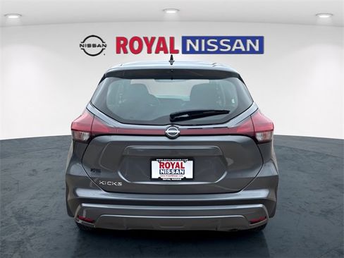 Used 2025 Nissan Kicks Play S image 6