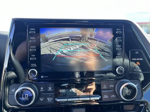 Used 2022 Toyota Highlander XSE image 36