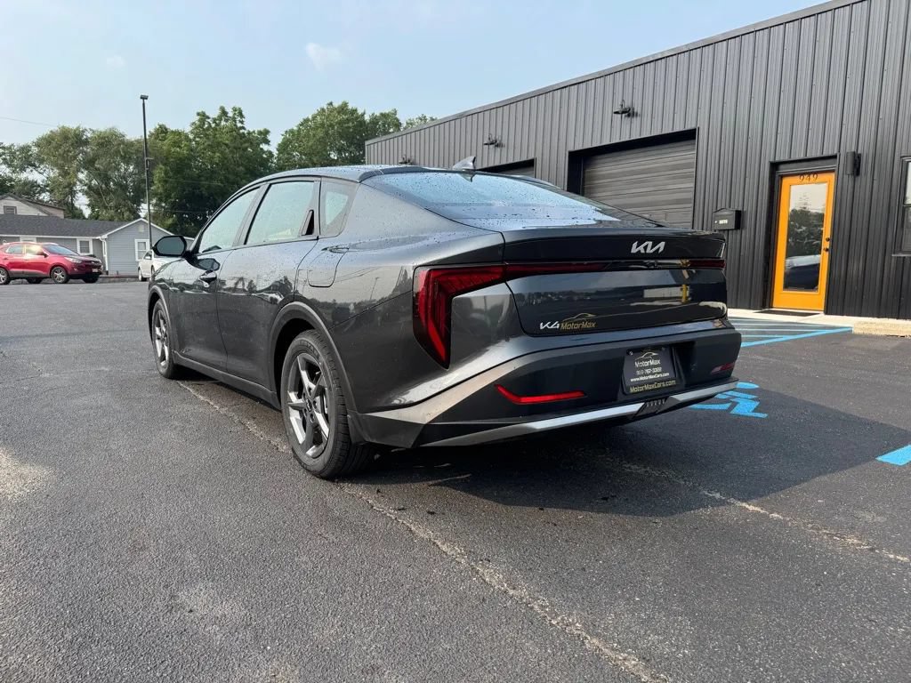 Used 2025 Kia K4 FWD image 2