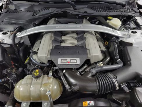 Used 2017 Ford Mustang GT Premium w/ Equipment Group 401A image 17