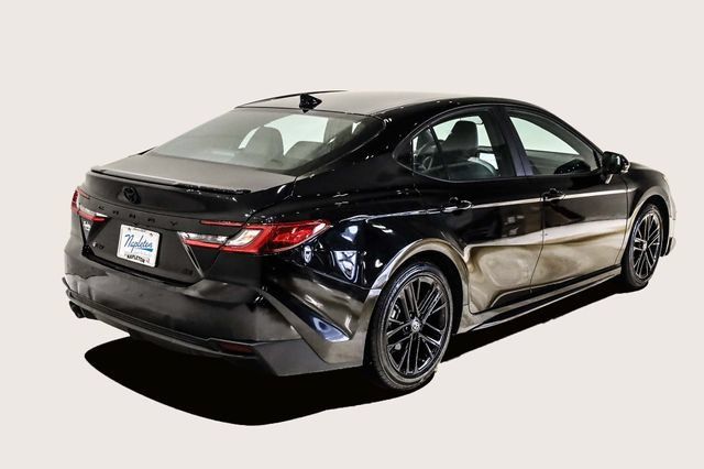 Used 2025 Toyota Camry SE w/ Convenience Package FWD image 6