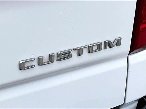 Used 2023 Chevrolet Silverado 1500 Custom RWD image 10