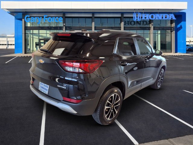 Used 2026 Chevrolet TrailBlazer LT AWD/4WD image 2