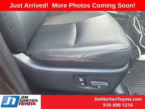 Used 2023 Toyota 4Runner TRD Off-Road Premium w/ Moonroof Package AWD/4WD image 8
