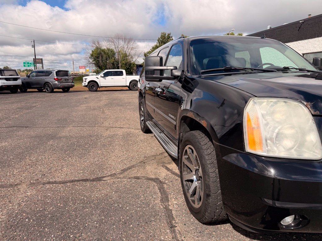 Used 2011 GMC Yukon XL Denali AWD/4WD image 14