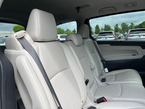 Certified 2026 Honda Odyssey EX-L image 36