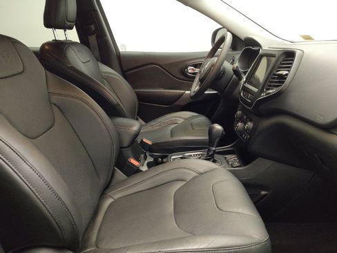 Used 2021 Jeep Cherokee Latitude Lux w/ Comfort/Convenience Group image 21