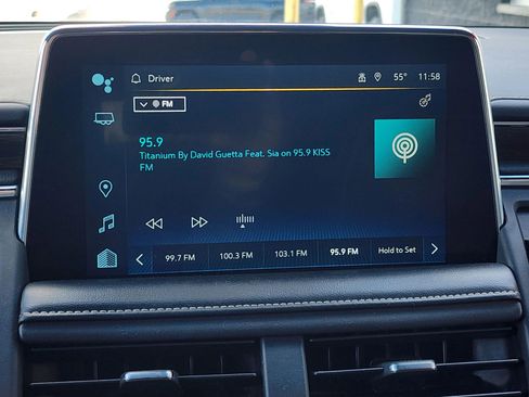 Used 2023 Chevrolet Suburban Premier image 33