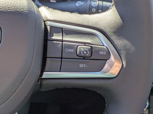 New 2026 Jeep Compass Latitude AWD/4WD image 18