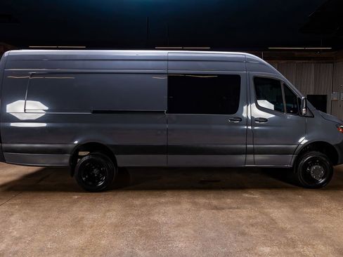 Used 2024 Mercedes-Benz Sprinter 3500 image 10