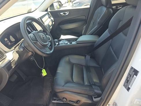 Certified 2025 Volvo XC60 B5 Core AWD/4WD image 2