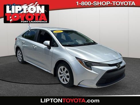 Certified 2025 Toyota Corolla LE FWD image 1
