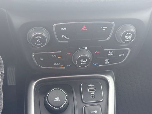 Used 2019 Jeep Compass Sport AWD/4WD image 11