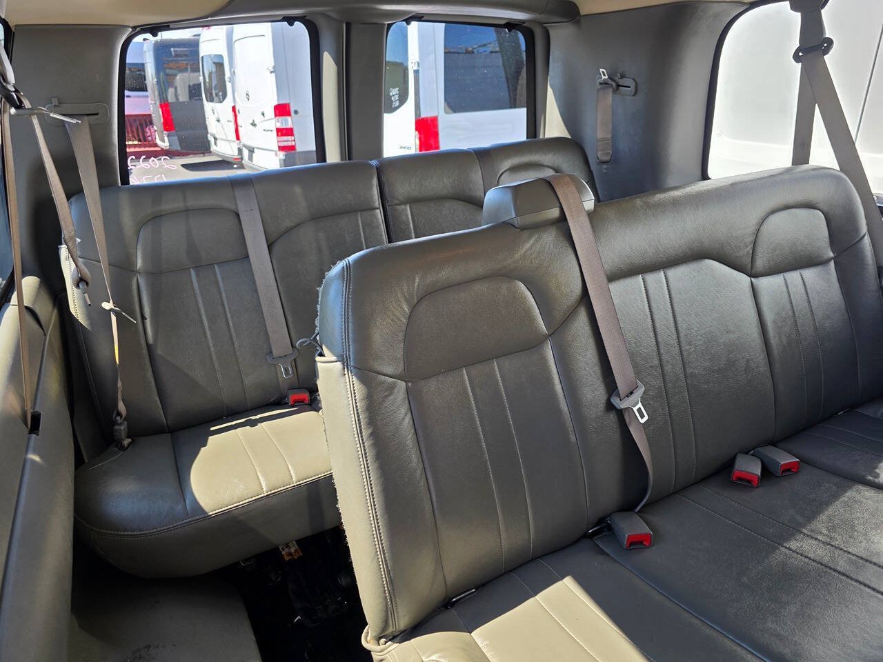 Used 2022 Chevrolet Express 3500 LS RWD image 13