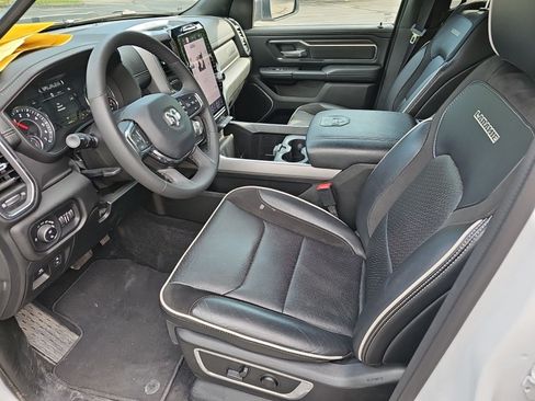 Used 2025 RAM 1500 Laramie w/ Sport Appearance Package AWD/4WD image 19