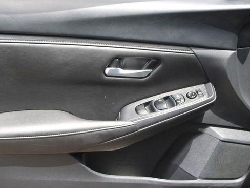 Used 2025 Nissan Sentra SV w/ All-Weather Package FWD image 9