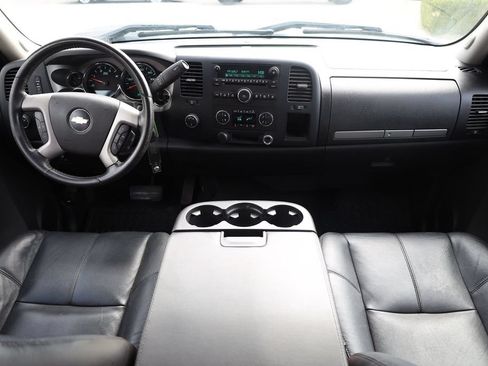 Used 2009 Chevrolet Silverado 3500 LT w/ Exterior Plus Package AWD/4WD image 18