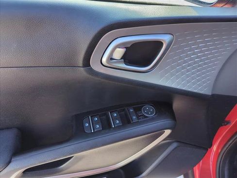 Used 2022 Kia Soul LX w/ Technology Package FWD image 13