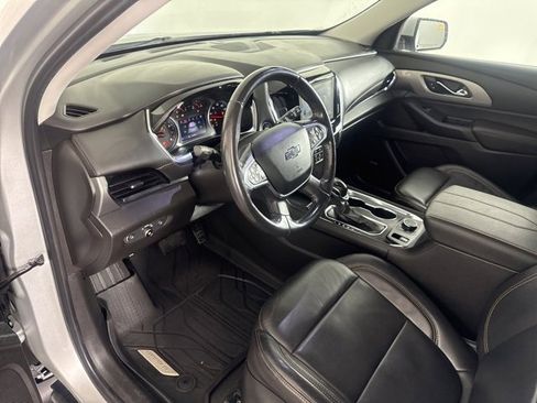 Used 2021 Chevrolet Traverse RS image 23