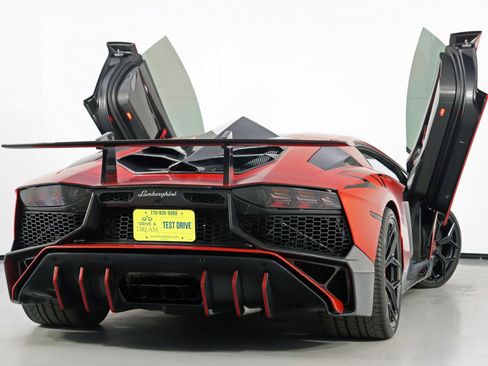 Used 2017 Lamborghini Aventador S image 8