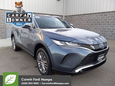 Used 2023 Toyota Venza XLE image 1