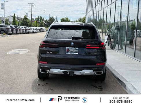 New 2026 BMW X5 xDrive50e w/ Premium Package AWD/4WD image 4