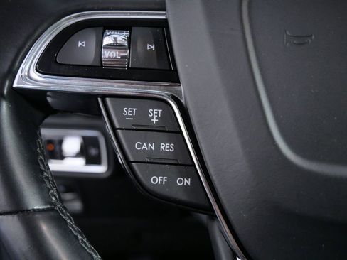 Certified 2023 Lincoln Nautilus Reserve AWD/4WD image 23