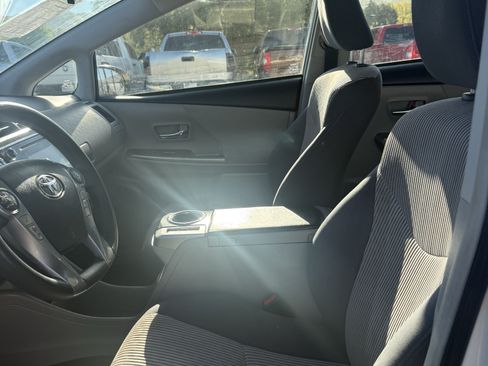 Used 2016 Toyota Prius V Three FWD image 12