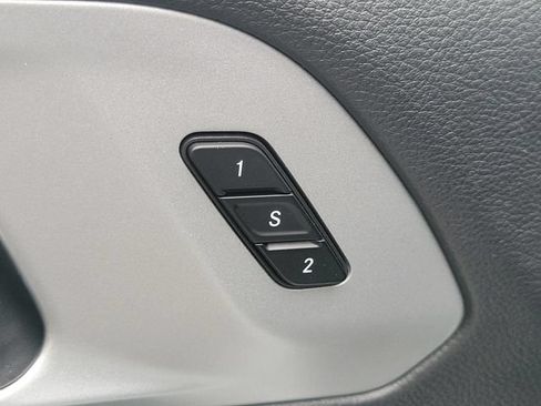 Used 2024 Chrysler Pacifica Limited FWD image 23