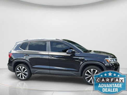 Certified 2022 Volkswagen Taos SE FWD image 4