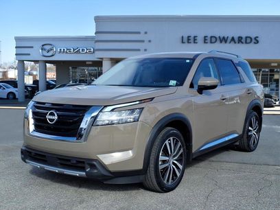Used 2024 Nissan Pathfinder Platinum