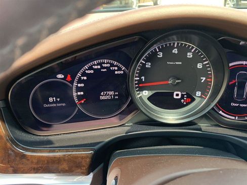 Used 2018 Porsche Panamera 4S AWD/4WD image 17