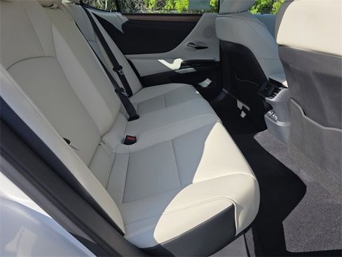 New 2025 Lexus ES 350 w/ Premium Package image 13
