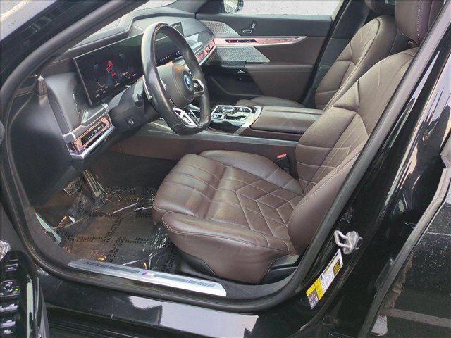 Certified 2023 BMW i7 xDrive60 AWD/4WD image 17