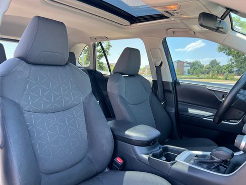 Used 2019 Toyota RAV4 XLE w/ Convenience Package AWD/4WD image 19