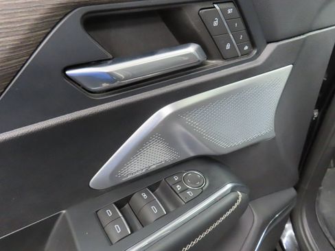 Used 2025 GMC Acadia Denali w/ Super Cruise Package image 54