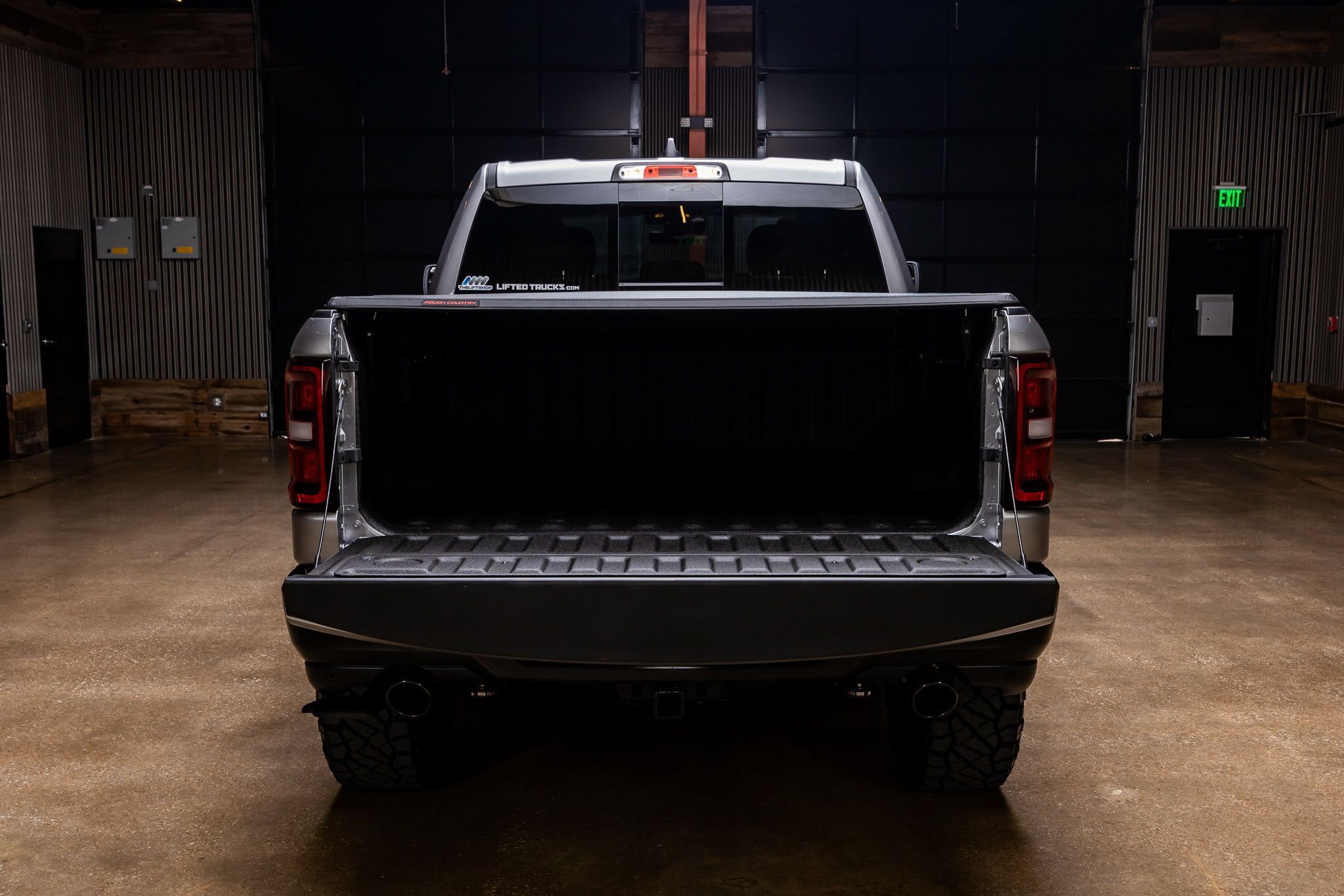 Used 2025 RAM 1500 Warlock AWD/4WD image 9