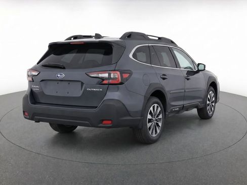 Used 2024 Subaru Outback Premium AWD/4WD image 4