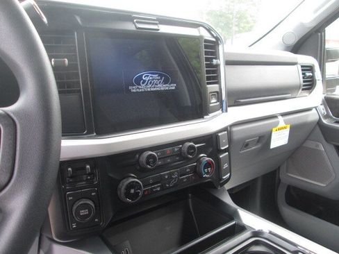 New 2025 Ford F350 XLT w/ Black Appearance Package image 33