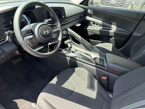 New 2026 Hyundai Elantra SE FWD image 11
