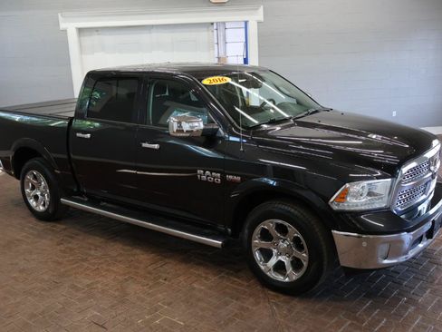 Used 2016 RAM 1500 Laramie w/ Convenience Group AWD/4WD image 2