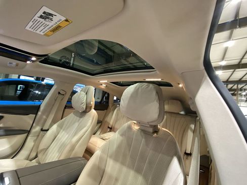 Used 2022 Mercedes-Benz EQS 580 4MATIC Sedan image 15