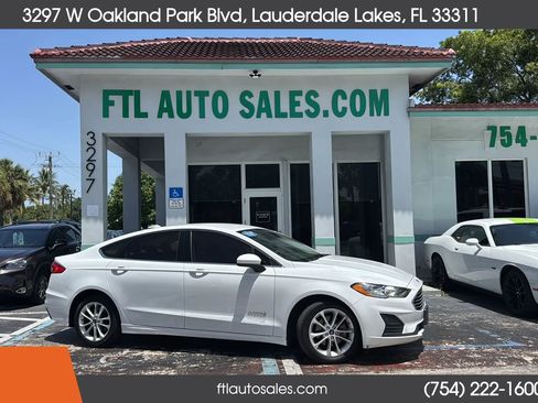 Used 2019 Ford Fusion SE FWD image 1