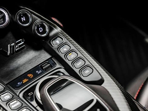 Used 2023 Aston Martin V12 Vantage RWD image 66
