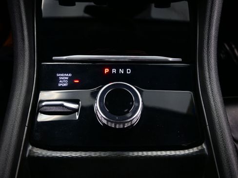 Used 2024 Jeep Grand Cherokee Limited w/ Black Appearance Package image 22