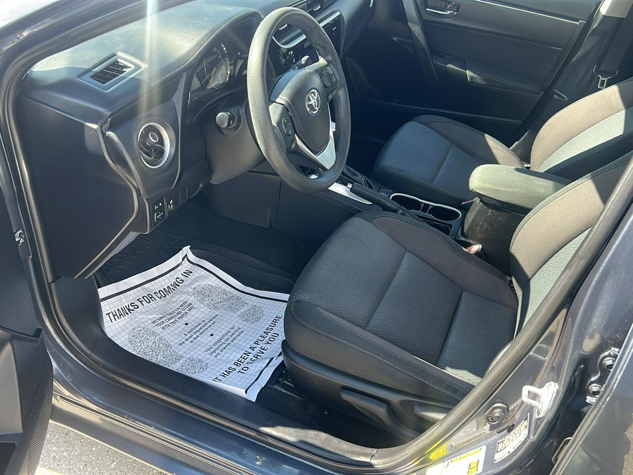 Used 2017 Toyota Corolla LE FWD image 10